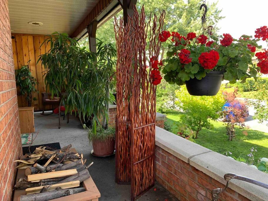 Ferienwohnung Havre Chez Guylaine Laval Exterior foto